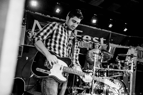 Jeff slinging the Nash tele