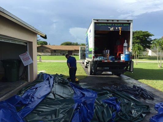 tent fumigation at work