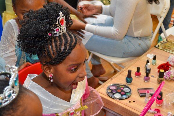 Princess Spa Party: Make up station