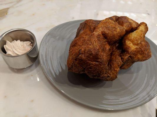 Popover with strawberry cream (complimentary)