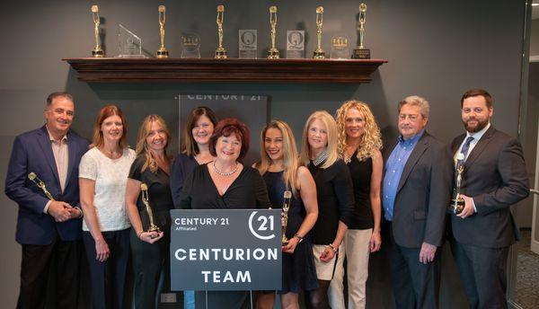 The award-winning Ryan Hill Group Team serving Naperville and the Chicago suburbs.
#napervillerealestate