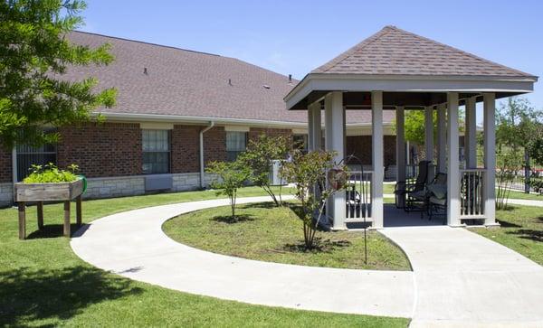 Legend Oaks Healthcare and Rehabilitation - Ennis Courtyard and Gazebo