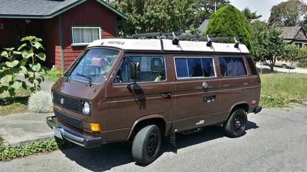 Junior's absolutely nailed the detail job on my Westy.  This paint is 30 YEARS OLD! Shines like she did on the showroom floor, inside & out!