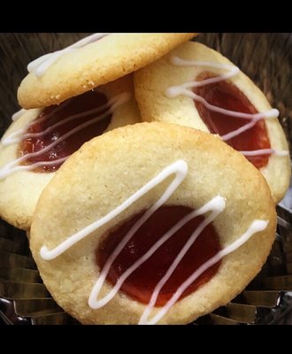 Strawberry lemon shortbread cookies