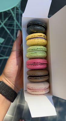 Our box of 6! Coffee, lemon blueberry, key lime, raspberry, dark chocolate, pink champagne