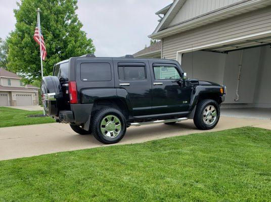 2008 Hummer H3 after hail damage repair completed by Eldridge Body Shop.