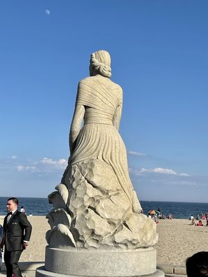 People get married & take wedding or special day photos at The Sand Monument @ Hampton Beach N.H.@ The Master Sand Sculpting Classic