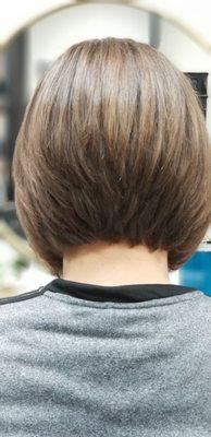 Back view of graduated bob