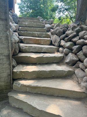 Natural sandstone steps 4-6'