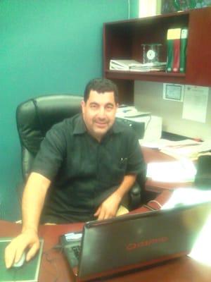 Roland Correa, Broker