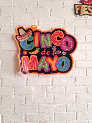 Come to our "Cinco de mayo" party. Enjoy a Friday of mariachis, Dj and the best of Mexican food. Call and reserve, the party is HERE!