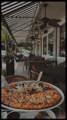 Outdoor area and pizza