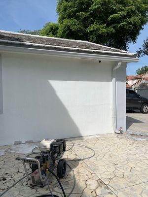 Residential pressure washer in progress