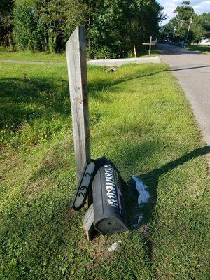 Mailbox taken out by nu Lyfe movers! They didn't even take care of it! Do not use these movers!!!!