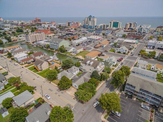 Ariel view, blocks to boardwalk and beach !