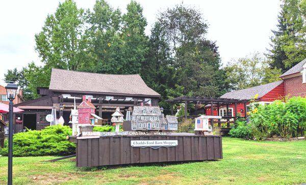 Chadds Ford Barn Shops -- detailed birdhouses