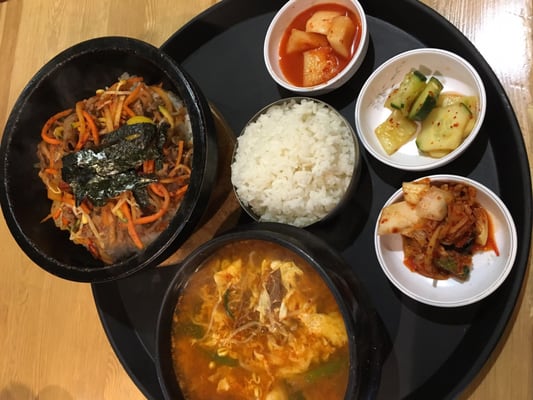 Dolsot Bibimbap and Yoogaejang