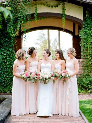 Bridesmaids at Bozarth Mansion in Spokane, WA