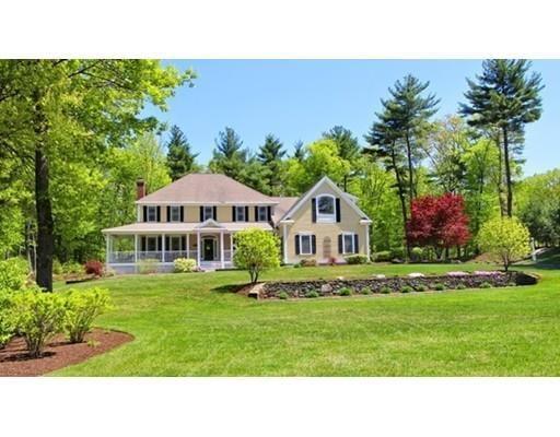 Fox Run?s most beautiful private setting! Simply breathtaking, meticulously maintained Colonial! Call to see today!