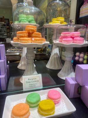 Macaron bath bombs