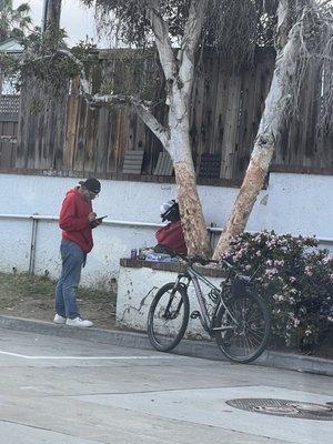 This gas station ALWAYS HAS DRUG DEALERS WITH STOLEN GOODS hanging out, freely dealing and getting high at almost ALL HOURS of the day.