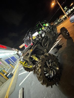 Mud and dirt removal services applied to this off road Polaris side by side.