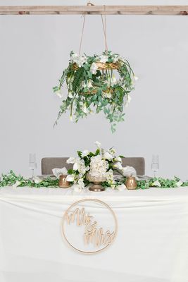 Real touch mini callas, willow wreath bases, Lita metal compotes, faux garlands - everything you need for event designs. B2B only.