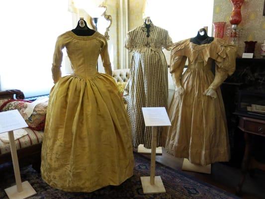 Dresses, men's clothing, and accessories dating back to late 1700s. For details and docent-led Saturday tours, visit www.cowneck.org