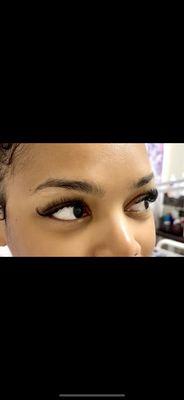 3d lashes extension. Soft cat eyes look