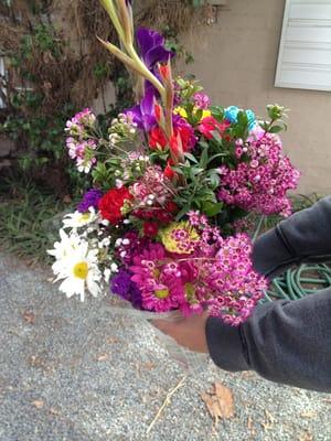 2 flower bouquets