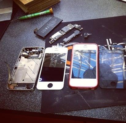 Busy day at cellairis, broken iphones no worries our techs can help you out