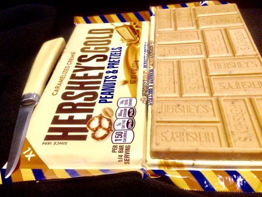 Hershey's Gold,XL size! Addictive, Peanut, pretzel & caramelized Creme bar. Yum.