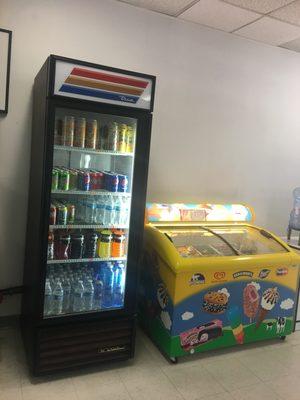 We have soft drinks, snacks, and ice cream too.
 También tenemos bebidas, golosinas, y nieves.