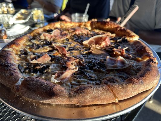 Marsala mushroom with prociotto pie