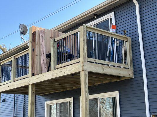 Upper level deck on 4 unit apartment in Brighton