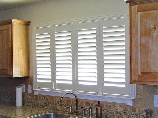 Composite Shutter with Hidden Tilt Rods