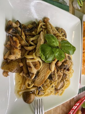 Chicken Marsala (so flavorful)