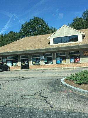 Route 20 Convenience -- 2 Boston Post Road East / Route 20, Marlborough              Storefront