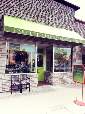 Great place to try some great tasting of olive oil and balsamic vinegar.