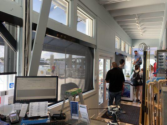 Manual Roller Solar Shades 
Material: 10% Black/Black w/ Black Square Fascia  

Location: Marine Store @ Ft Lauderdale Marina