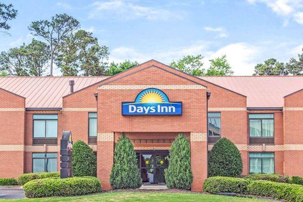 Welcome to the Days Inn Atlanta-College Park