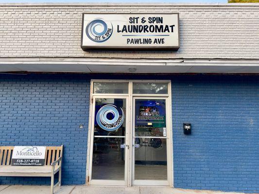 Sit & Spin Laundromat