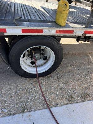 This sun makes popcorn out of these tires