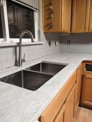 Sink and backsplash