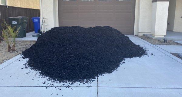 This black mulch also stained my driveway