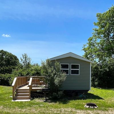 Deluxe Cabins, with en suite bathroom, kitchenette and big deck