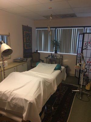 Beverly Hills Acupuncture Office - Acupuncturist, Dr. Jacklin Arastouzadeh, LAc.