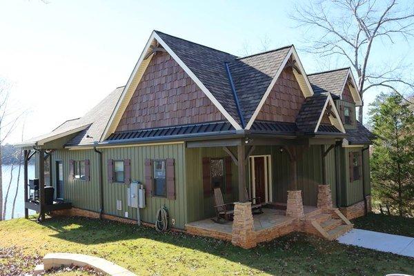 GAF Roof, Mastic Board & Batten and Davinci Shake siding Installed by BHR.