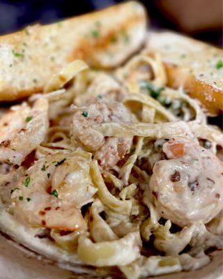 Spicy shrimp Alfredo