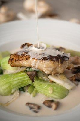 Pan seared Cod with coconut soup : healthy, delicious and gluten free.